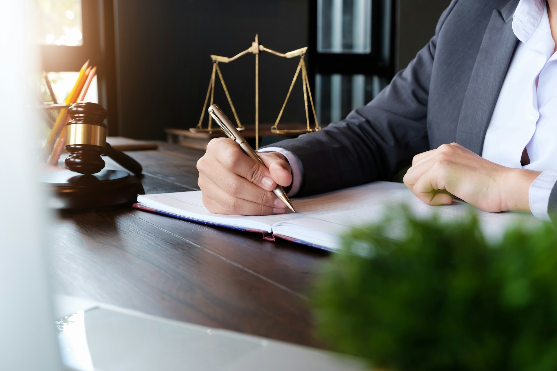 Pourquoi et quand consulter un avocat en droit du travail ?